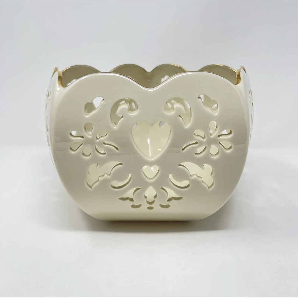 Lenox Eternal Hearts Pierced Round Candy Bowl Scalloped Trim - 24k Gold Large - Picture 3 of 11